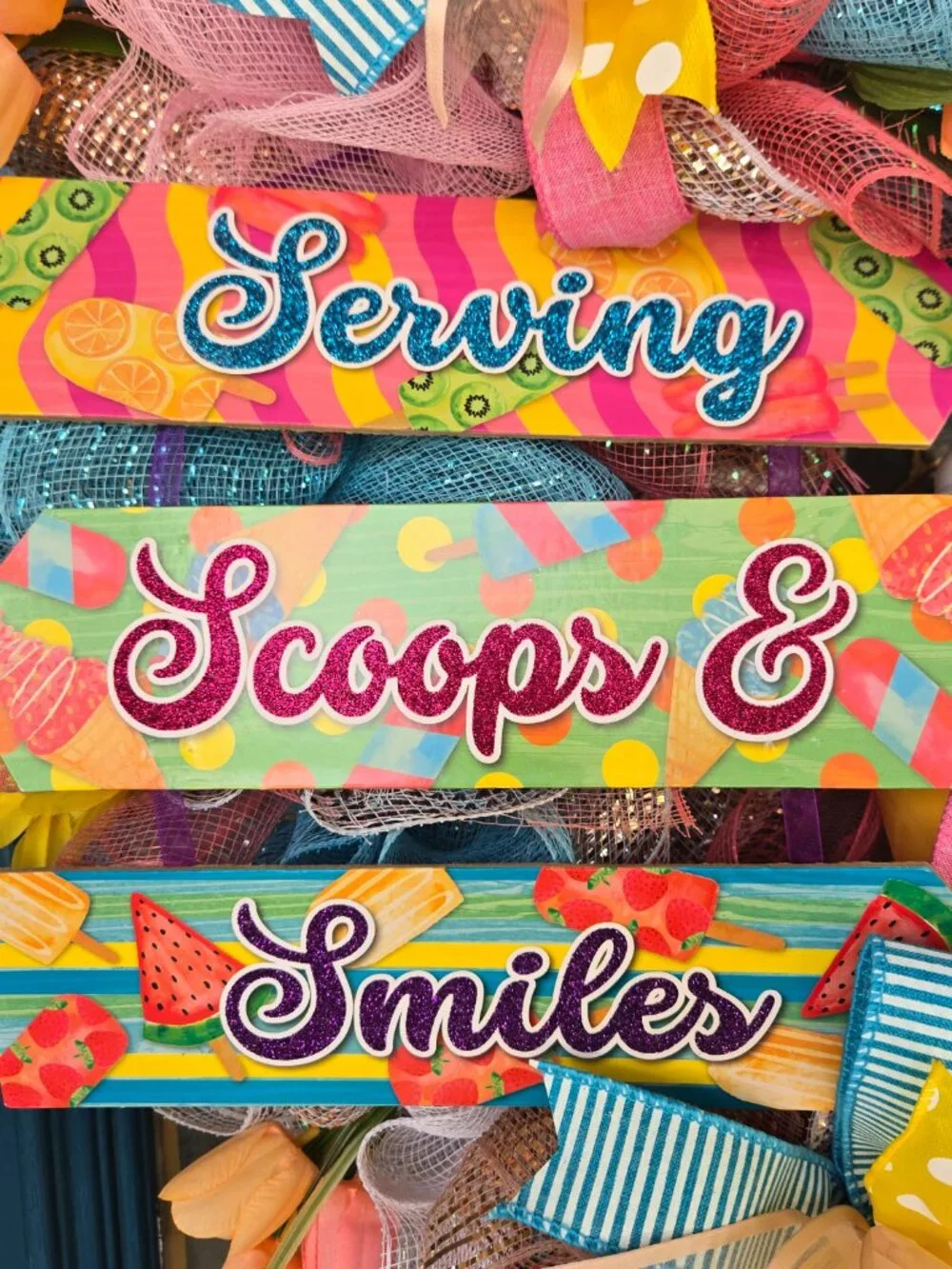 Serving Scoops & Smiles Summer Wreath